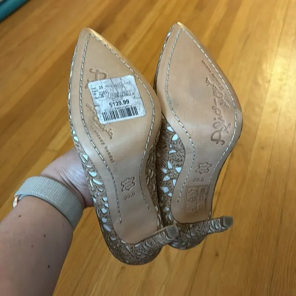 Shoes - Picture 5 of 5